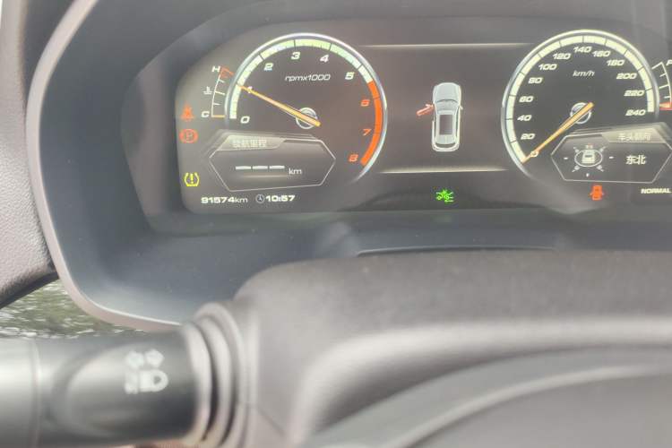 Used Wey VV7 2017 2.0T Flagship Model Odometer Close Up