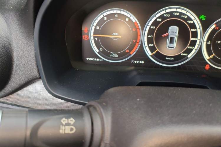 Used Wey VV7 2017 VV7c 2.0T Flagship Model Odometer Close Up