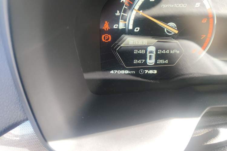 Used Wey VV7 2017 2.0T Flagship Model Odometer Close Up