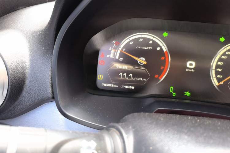 Used Wey VV7 2017 2.0T Flagship Model Odometer Close Up