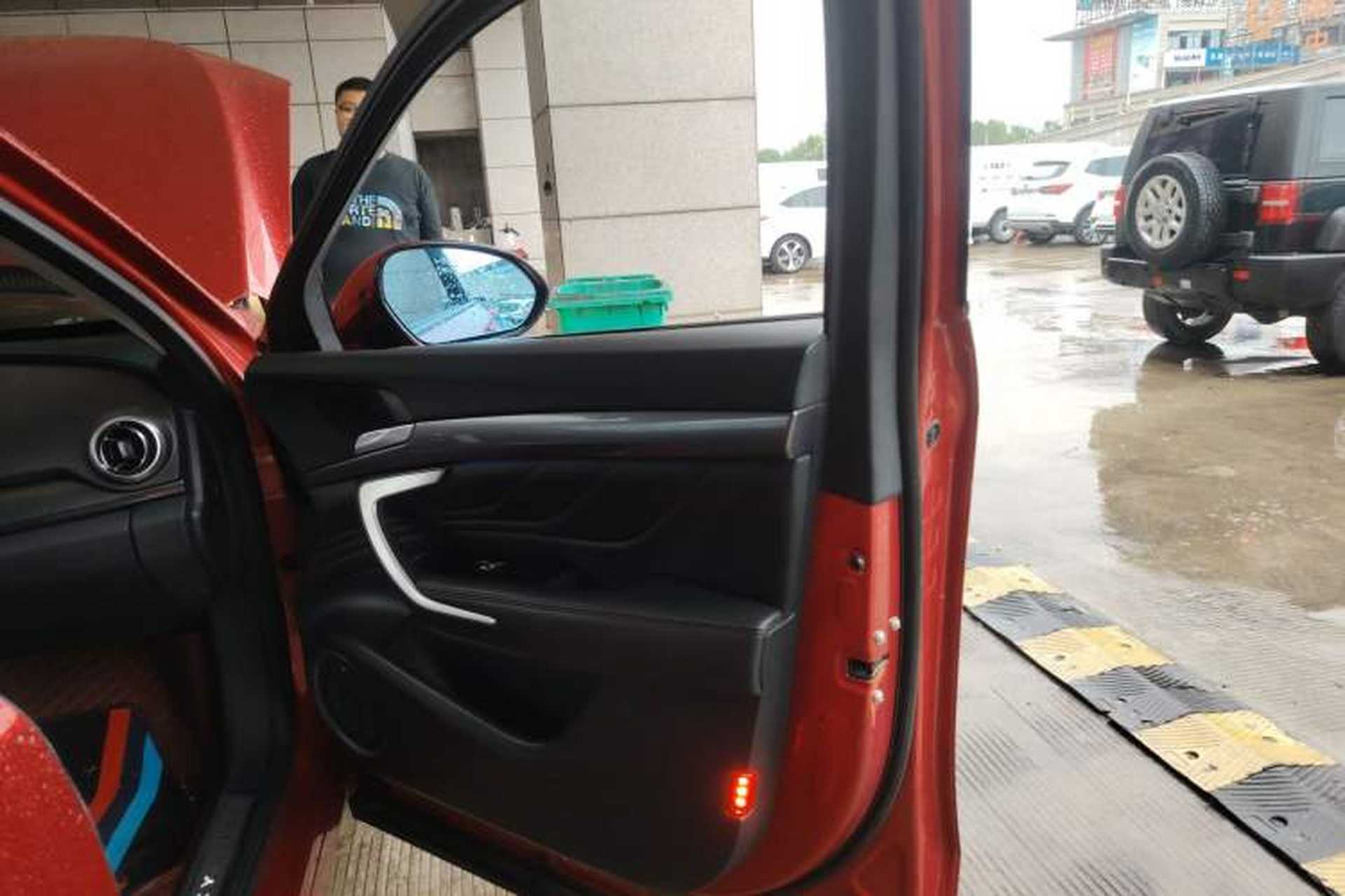 Used Wey VV7 2017 2.0T Flagship Model Right Front Door Interior