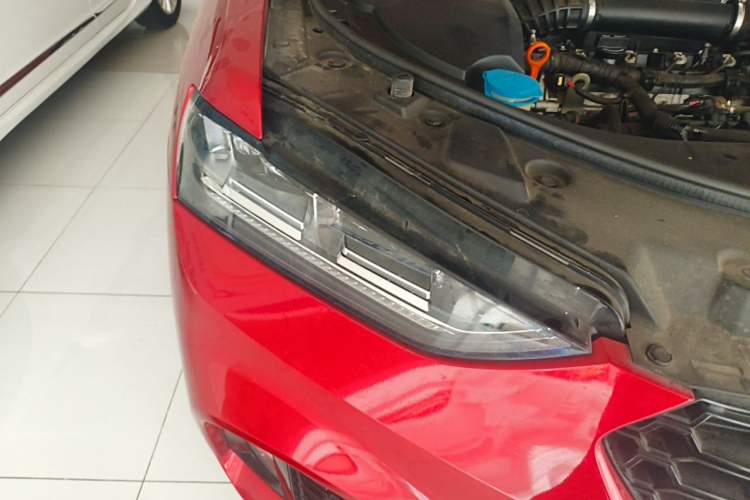 Used Wey VV7 2017 2.0T Ultra-Luxury Version Right Front Headlight