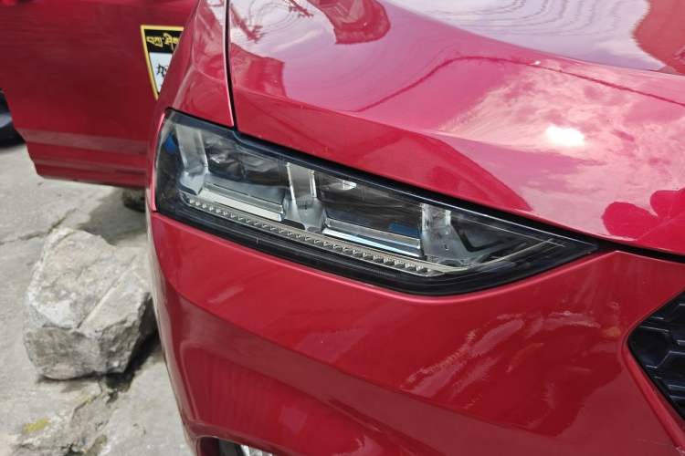 Used Wey VV7 2017 2.0T Ultra-Luxury Version Right Front Headlight