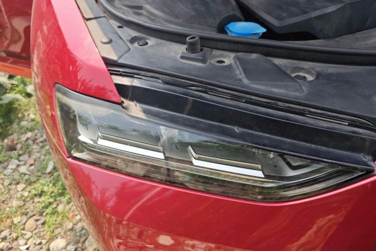 Used Wey VV7 2017 2.0T Luxury Model Right Front Headlight
