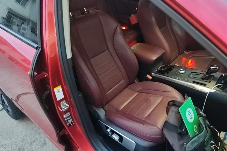 Used Wey VV7 2017 2.0T Flagship Model Right Front Seat