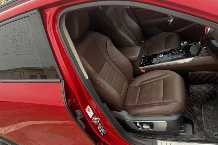 Used Wey VV7 2017 2.0T Flagship Model Right Front Seat