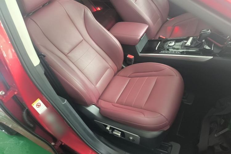 Used Wey VV7 2017 2.0T Flagship Model Right Front Seat