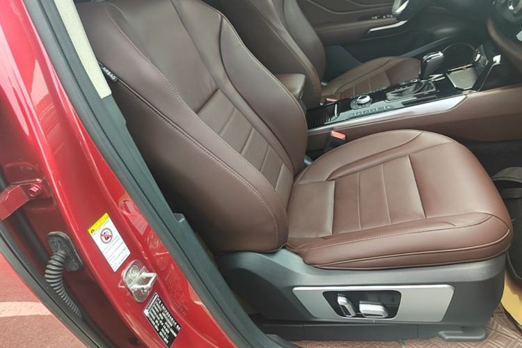 Used Wey VV7 2017 2.0T Flagship Model Right Front Seat