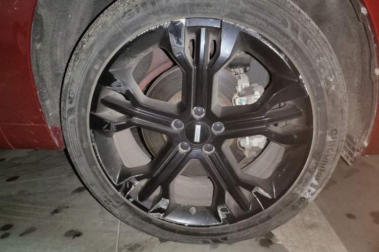 Used Wey VV7 2017 2.0T Flagship Model Right Front Wheel Hub