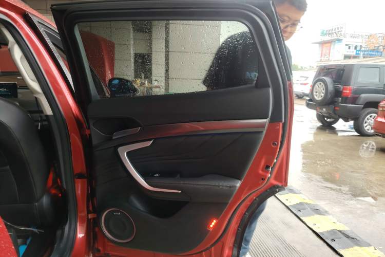 Used Wey VV7 2017 2.0T Flagship Model Right Rear Door Interior
