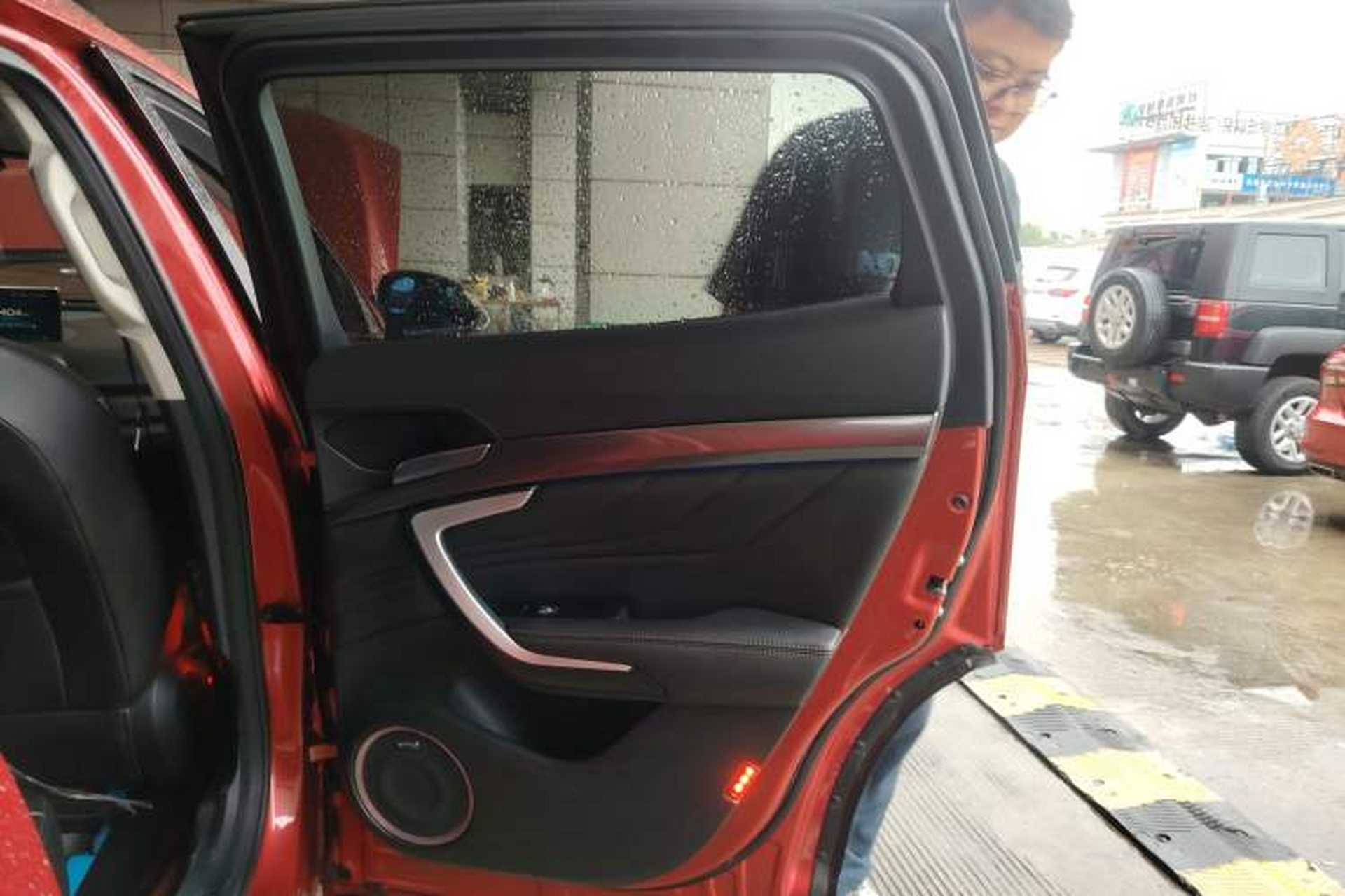 Used Wey VV7 2017 2.0T Flagship Model Right Rear Door Interior