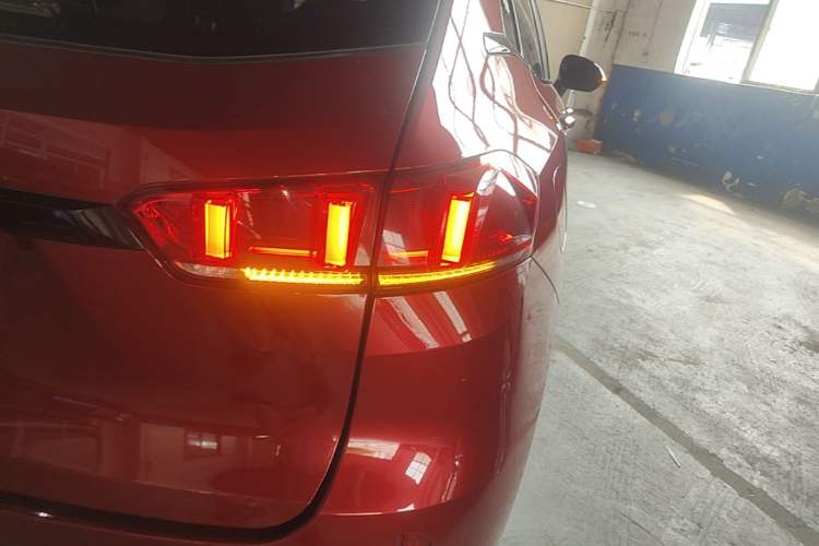 Used Wey VV7 2017 2.0T Flagship Model Right Rear Taillight