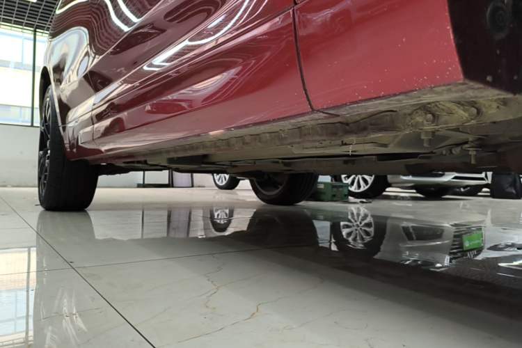 Used Wey VV7 2017 2.0T Flagship Model Right Side Sill
