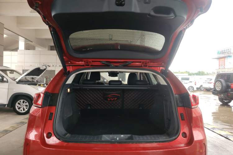 Used Wey VV7 2017 2.0T Flagship Model Trunk