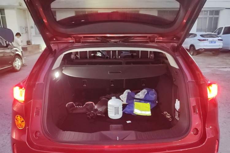 Used Wey VV7 2017 2.0T Flagship Model Trunk