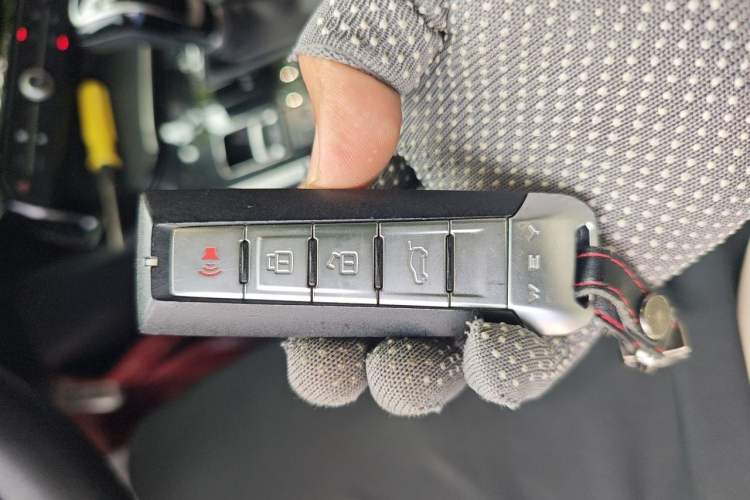 Used Wey VV7 2017 2.0T Flagship Model Vehicle Key