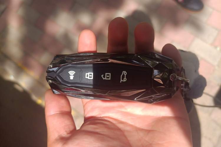 Used Wey VV7 2017 2.0T Flagship Model Vehicle Key