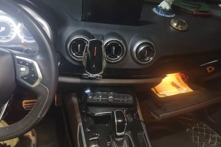 Used Wey VV7 2017 2.0T Luxury Model Audio And AC Panel