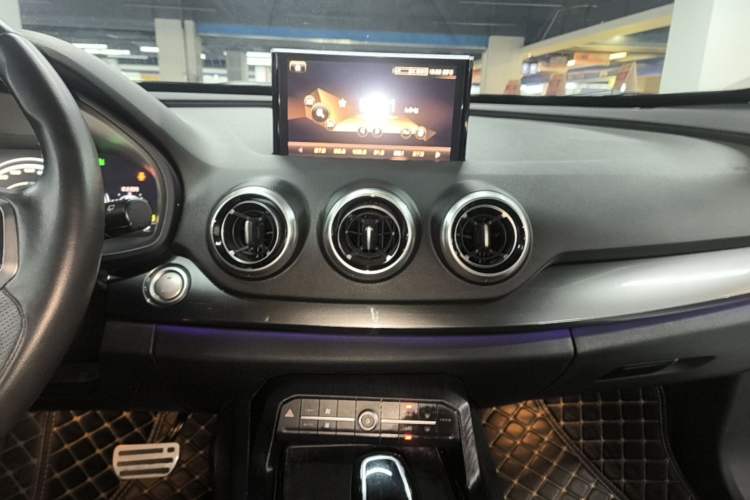 Used Wey VV7 2017 2.0T Flagship Model Audio And AC Panel