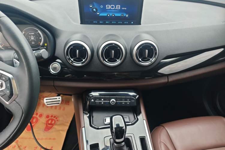Used Wey VV7 2017 2.0T Flagship Model Audio And AC Panel