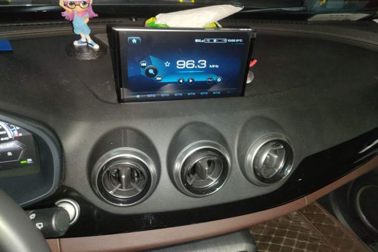 Used Wey VV7 2017 2.0T Ultra-Luxury Version Audio And AC Panel