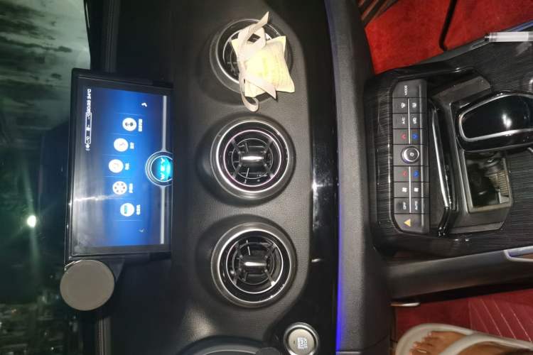 Used Wey VV7 2017 2.0T Flagship Model Audio And AC Panel