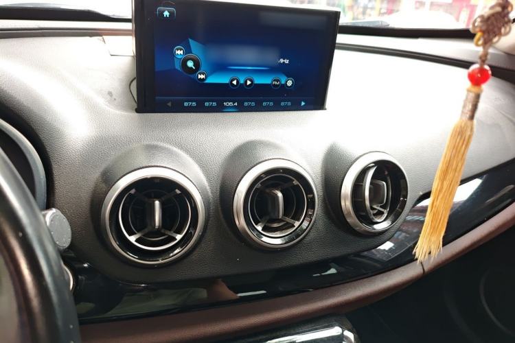Used Wey VV7 2017 2.0T Flagship Model Audio And AC Panel