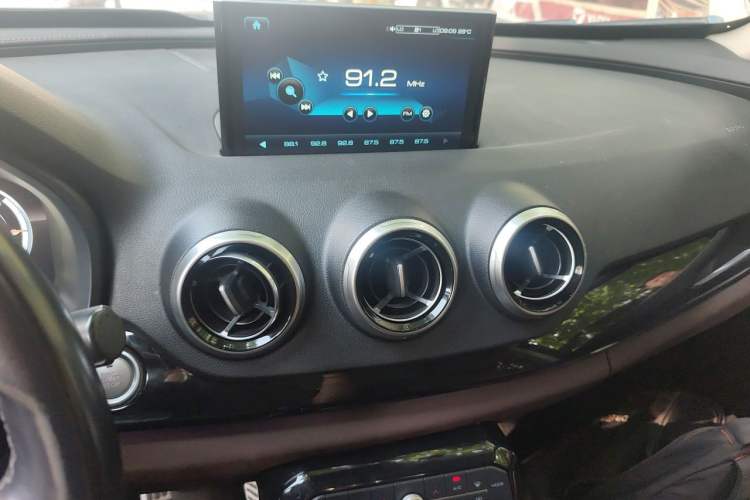 Used Wey VV7 2017 2.0T Flagship Model Audio And AC Panel