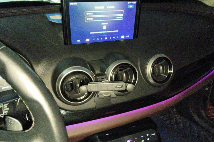 Used Wey VV7 2017 2.0T Flagship Model Audio And AC Panel