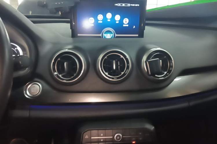 Used Wey VV7 2017 2.0T Flagship Model Audio And AC Panel