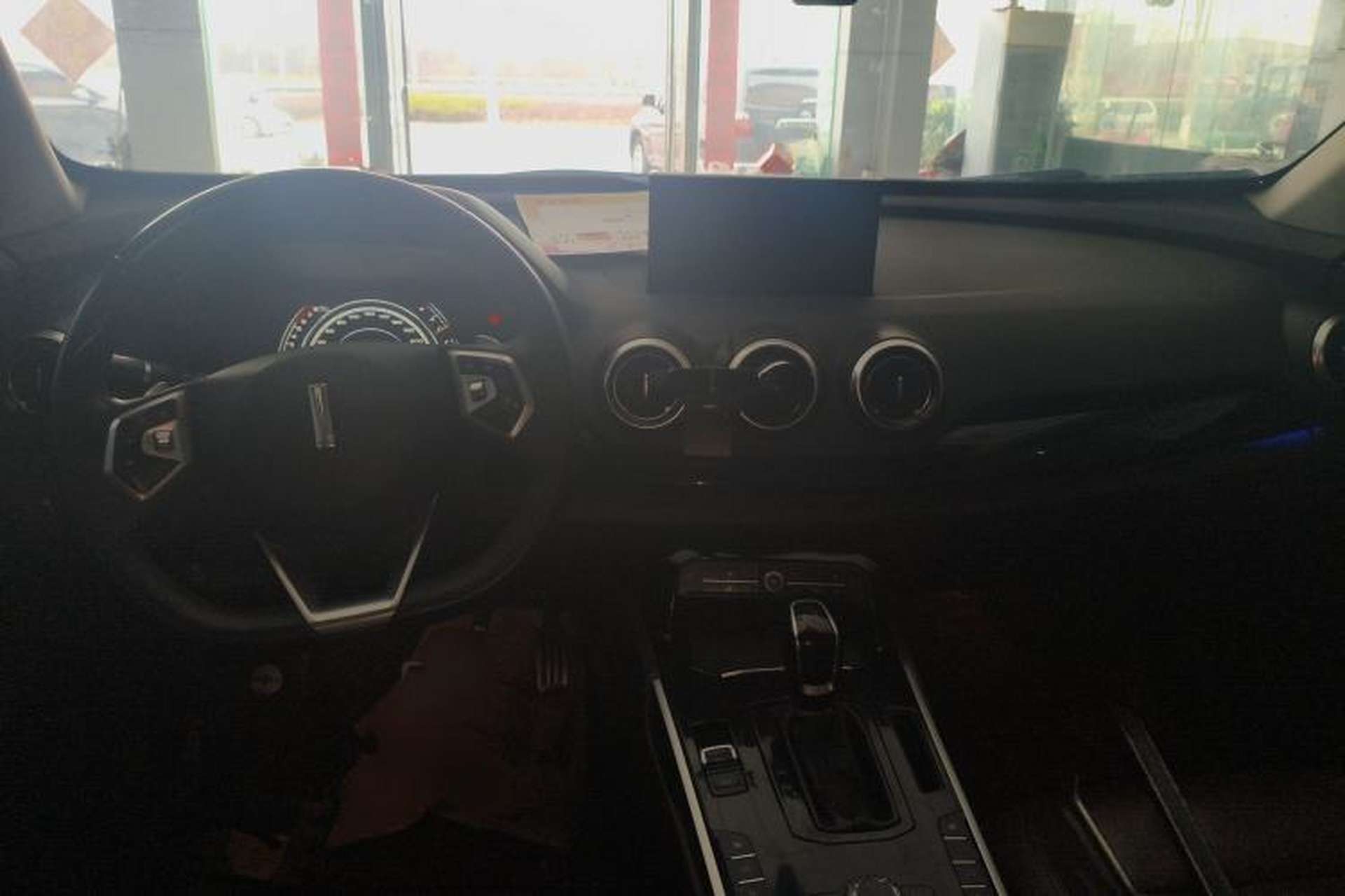 Used Wey VV7 2017 2.0T Flagship Model Center Console