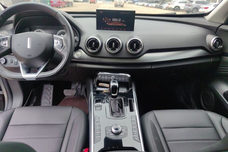 Used Wey VV7 2017 2.0T Luxury Model Center Console