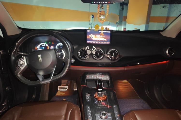 Used Wey VV7 2017 2.0T Flagship Model Center Console