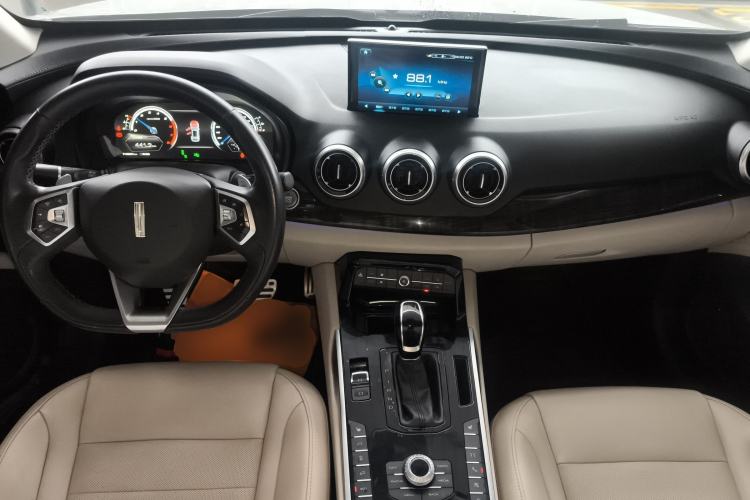 Used Wey VV7 2017 2.0T Flagship Model Center Console