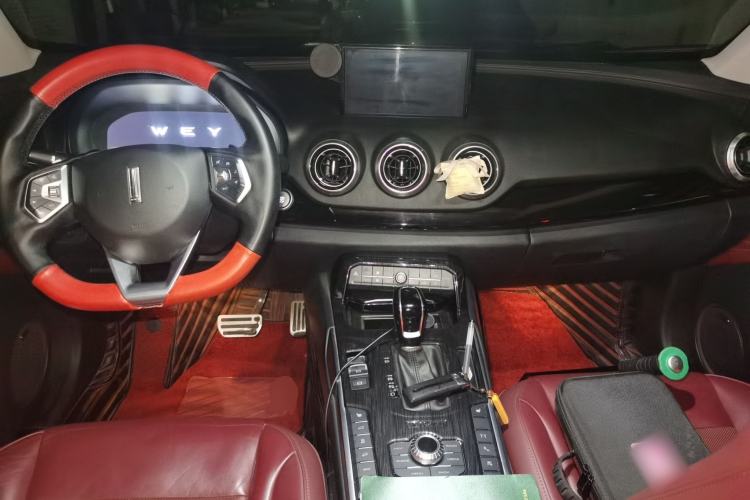 Used Wey VV7 2017 2.0T Flagship Model Center Console