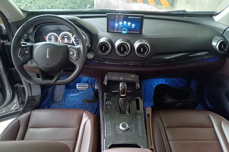 Used Wey VV7 2017 2.0T Flagship Model Center Console