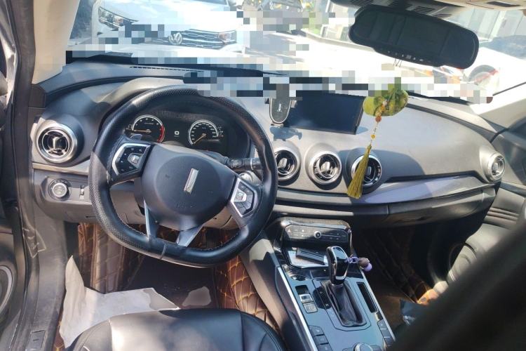 Used Wey VV7 2017 2.0T Ultra-Luxury Version Center Console