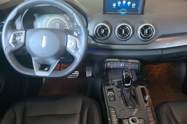 Used Wey VV7 2017 2.0T Flagship Model Center Console
