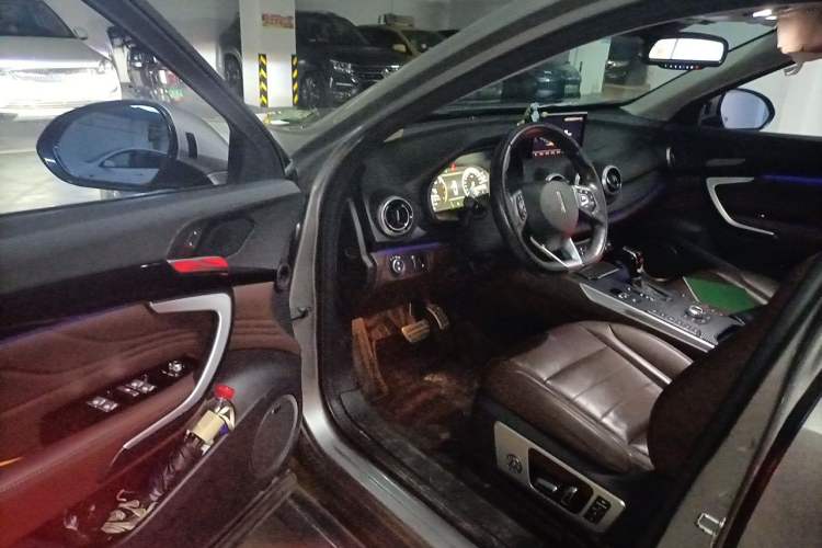 Used Wey VV7 2017 2.0T Flagship Model Driver Seat