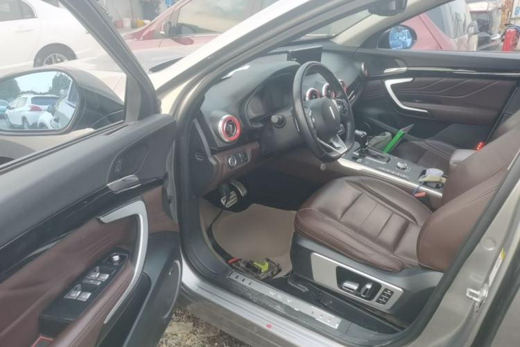 Used Wey VV7 2017 2.0T Flagship Model Driver Seat