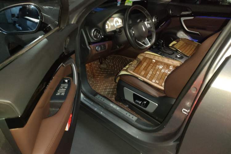 Used Wey VV7 2017 2.0T Ultra-Luxury Version Driver Seat