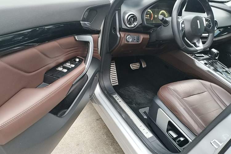 Used Wey VV7 2017 2.0T Flagship Model Driver Seat