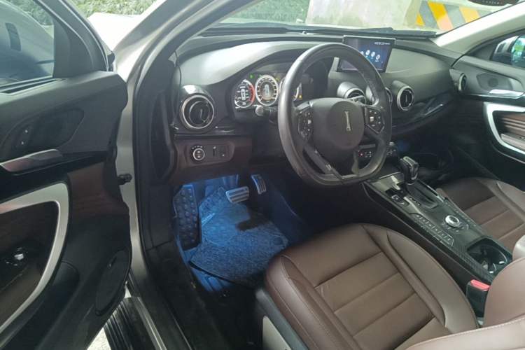 Used Wey VV7 2017 2.0T Flagship Model Driver Seat