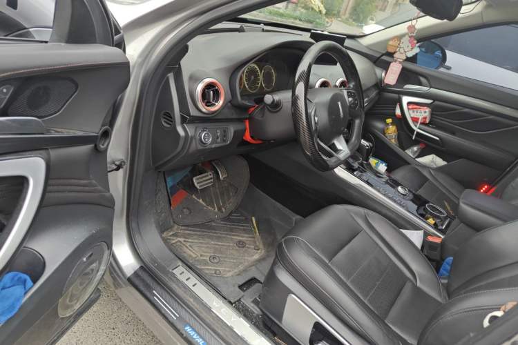 Used Wey VV7 2017 2.0T Flagship Model Driver Seat