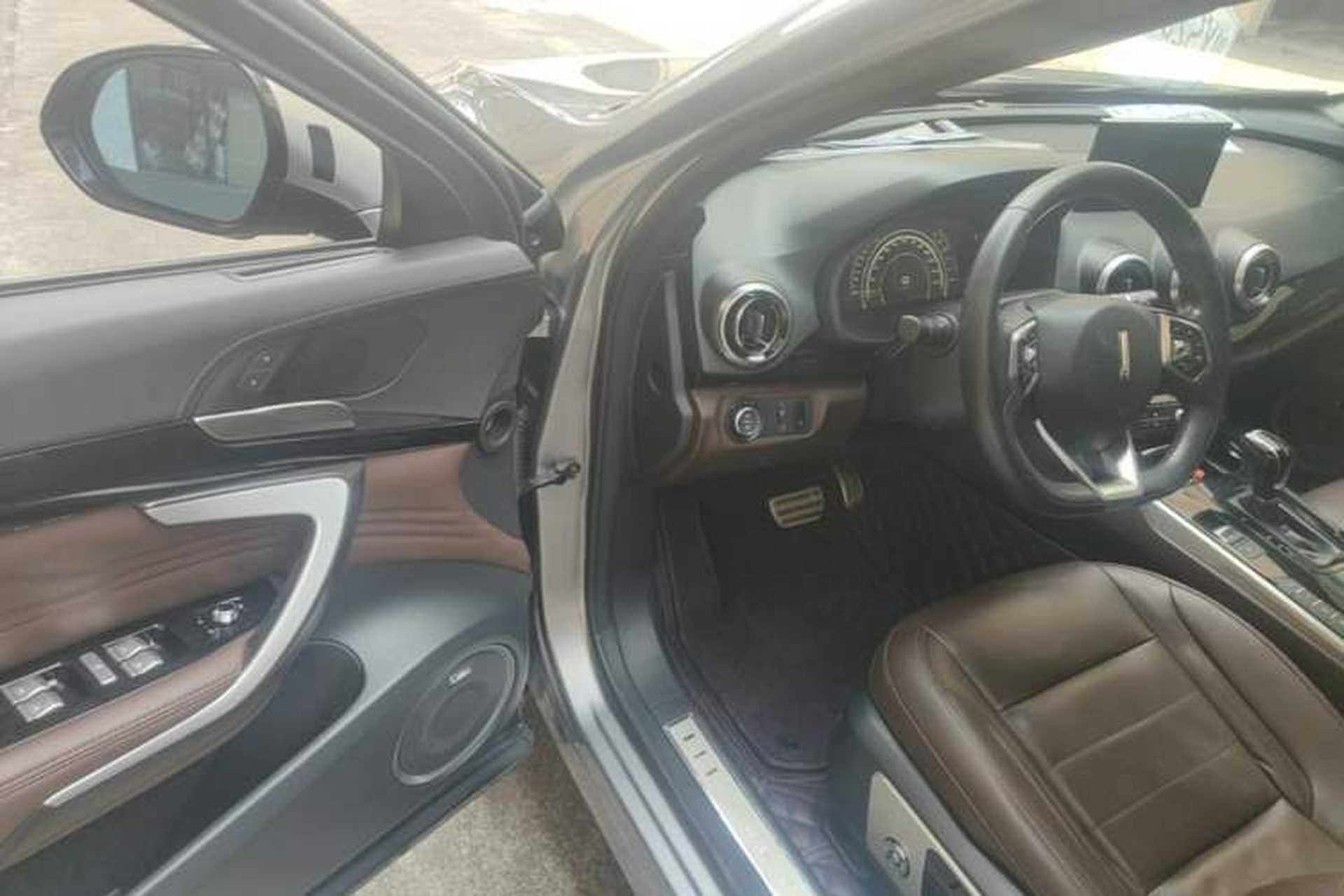 Used Wey VV7 2017 2.0T Flagship Model Driver Seat