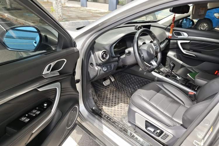 Used Wey VV7 2017 2.0T Flagship Model Driver Seat