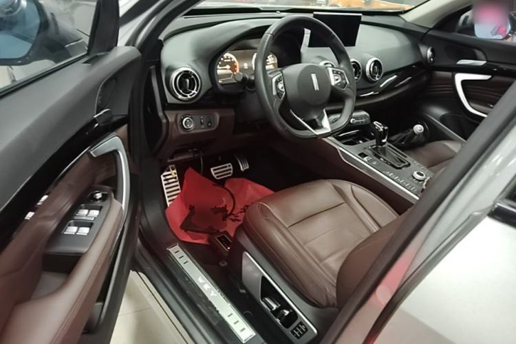 Used Wey VV7 2017 2.0T Flagship Model Driver Seat