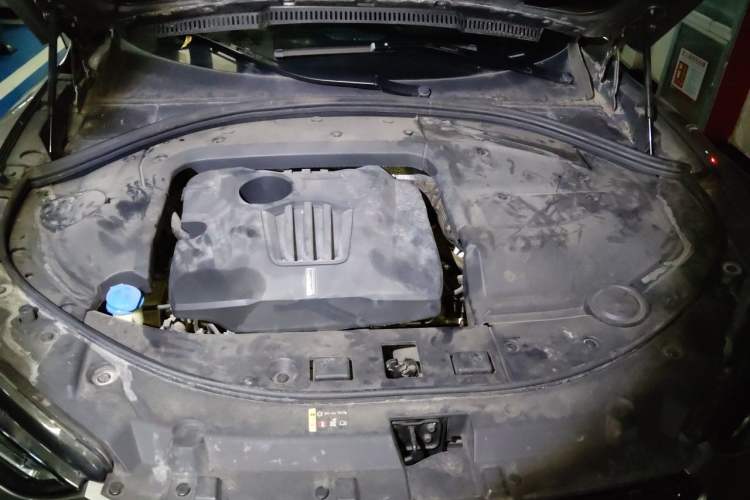 Used Wey VV7 2017 2.0T Flagship Model Engine Bay