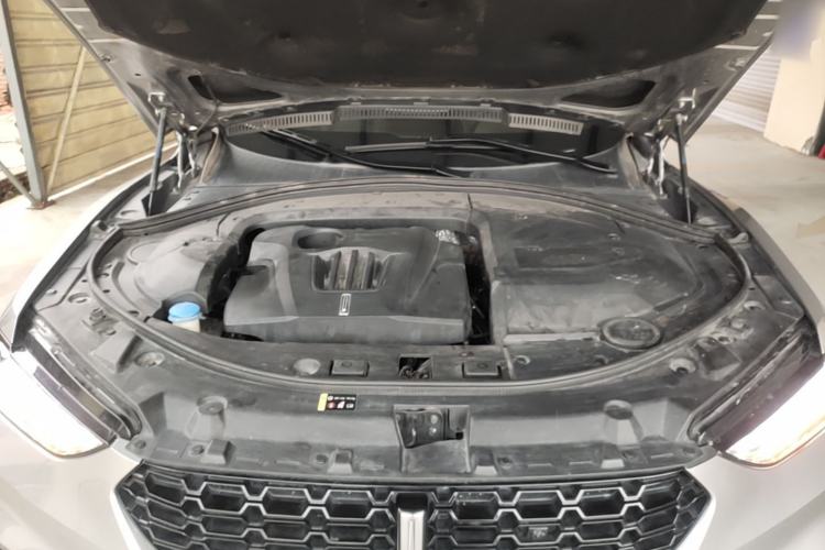 Used Wey VV7 2017 2.0T Luxury Model Engine Bay