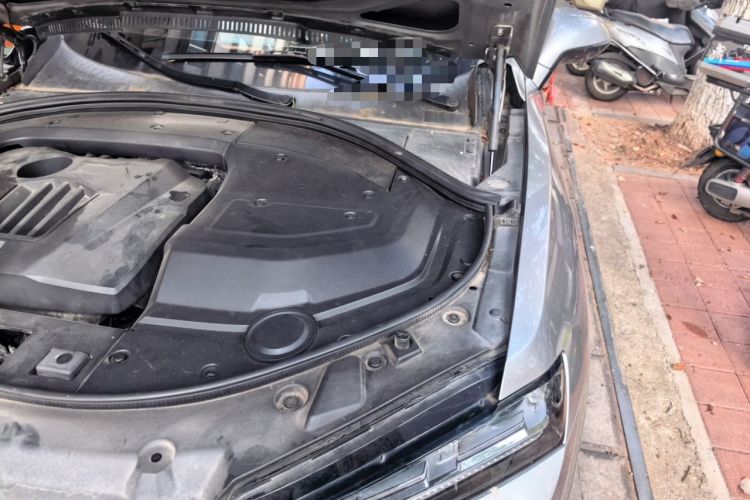 Used Wey VV7 2017 2.0T Flagship Model Engine Bay Left